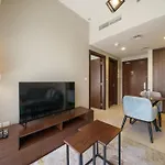 1Br Near Dubai Mall Canal View