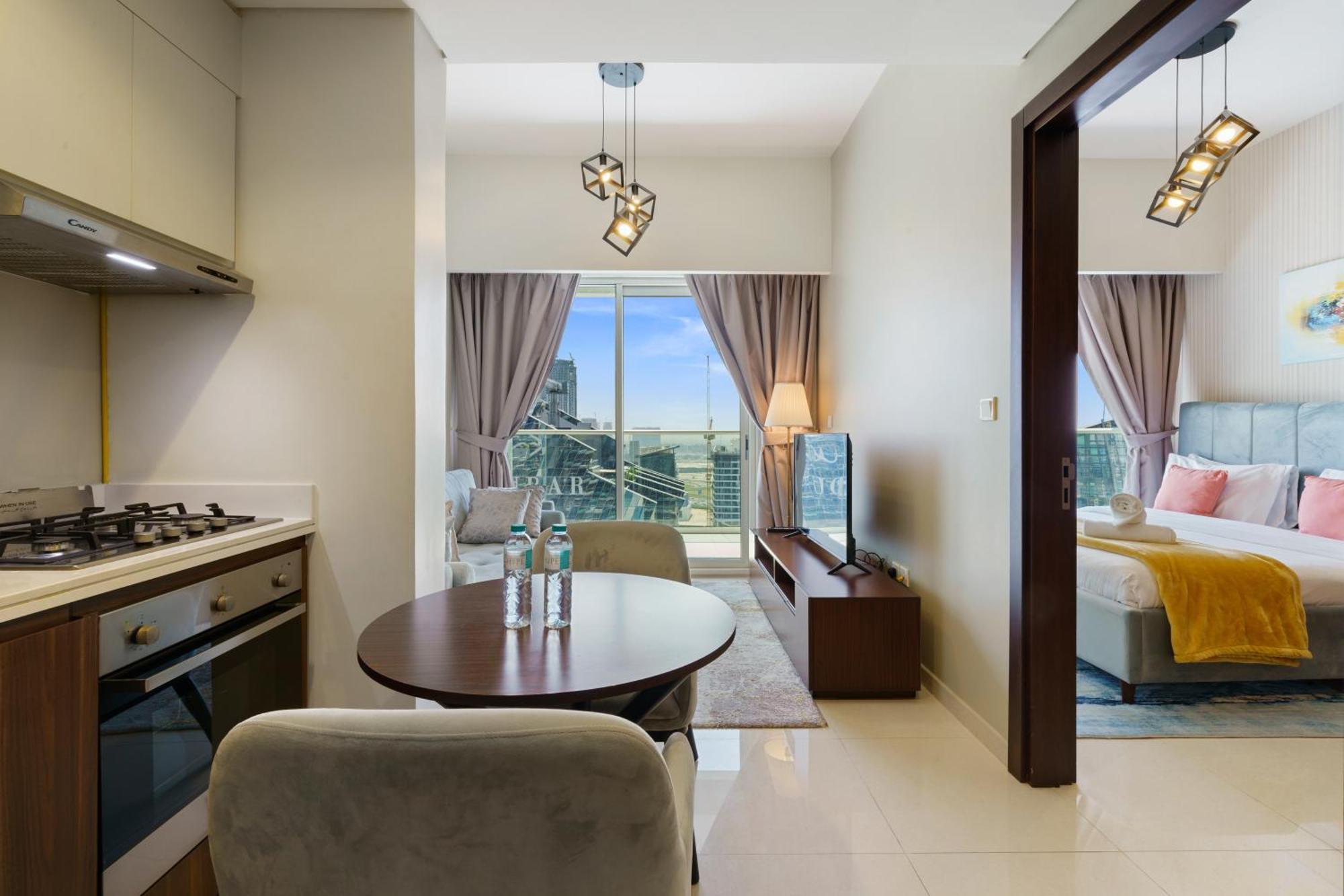 1br Near Mall Canal View Apartment