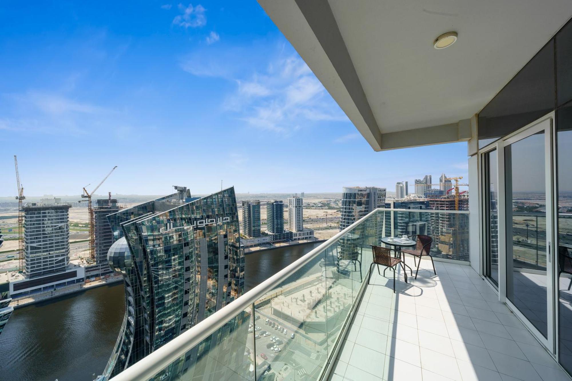Apartment 1br Near Mall Canal View *