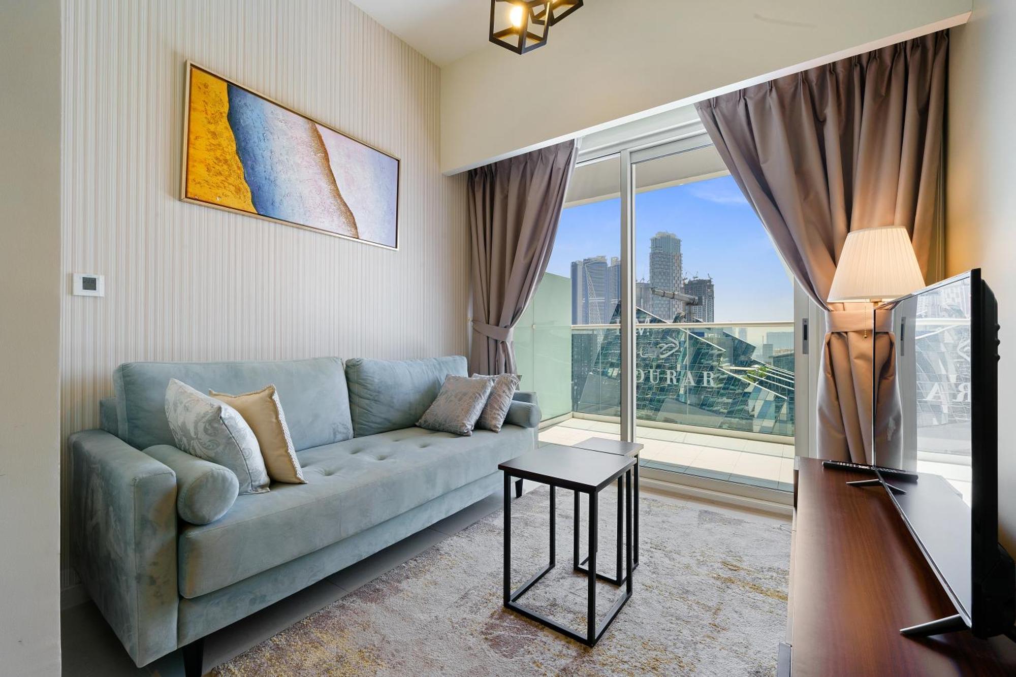 1br Near Mall Canal View