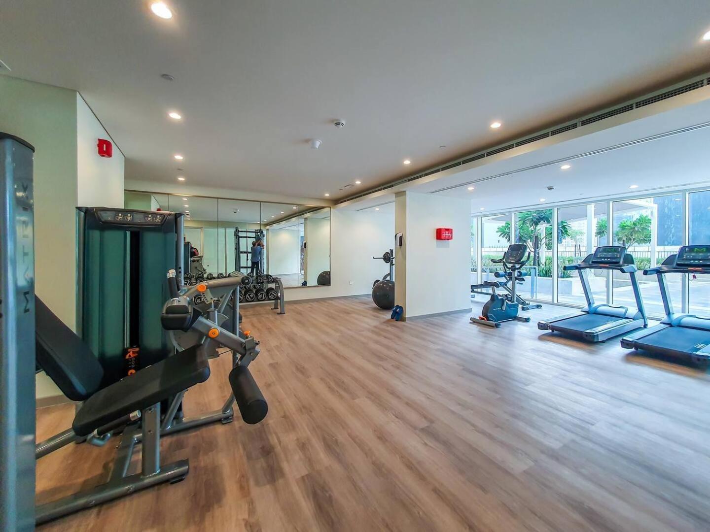 1br Near Mall Canal View
