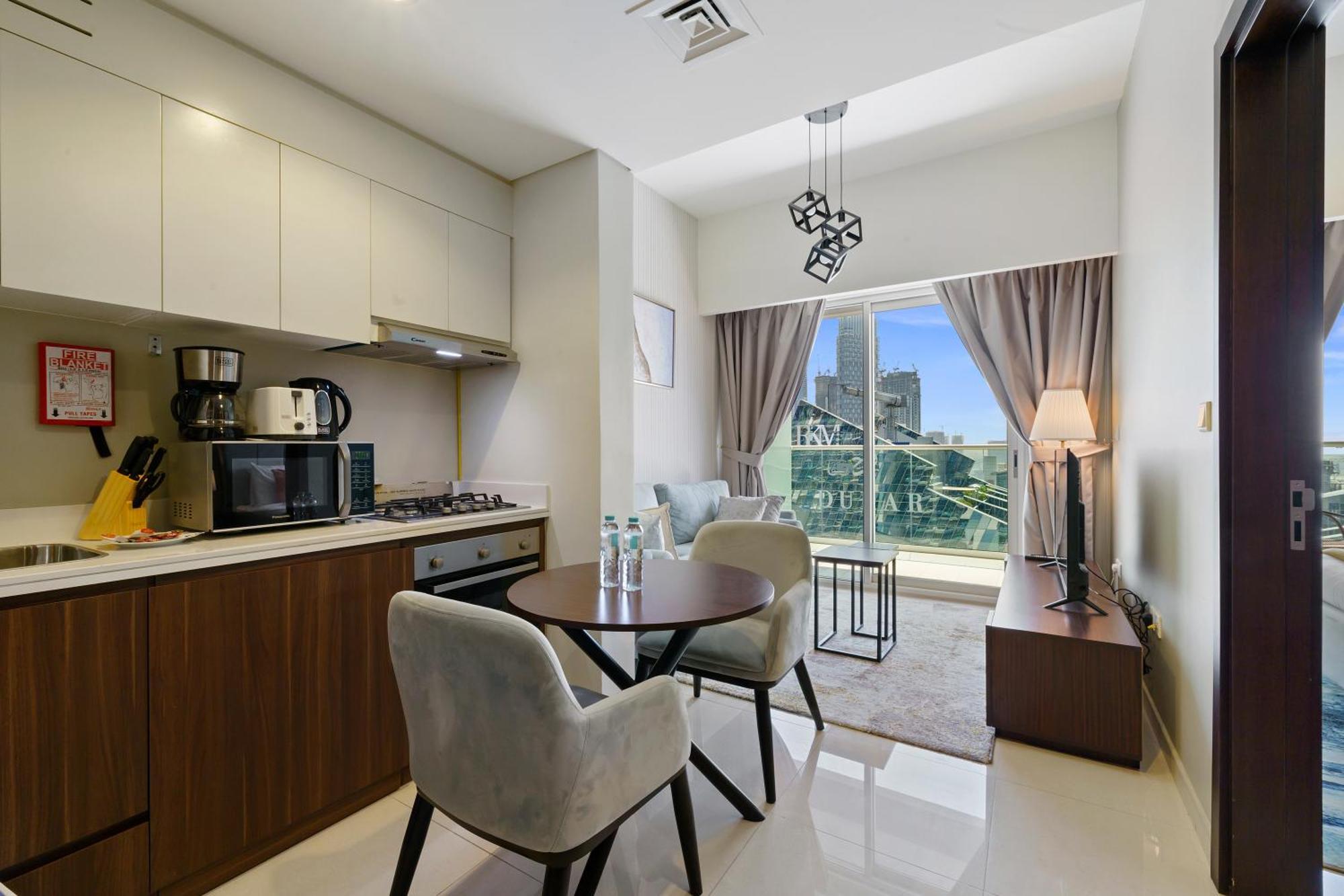 1br Near Mall Canal View
